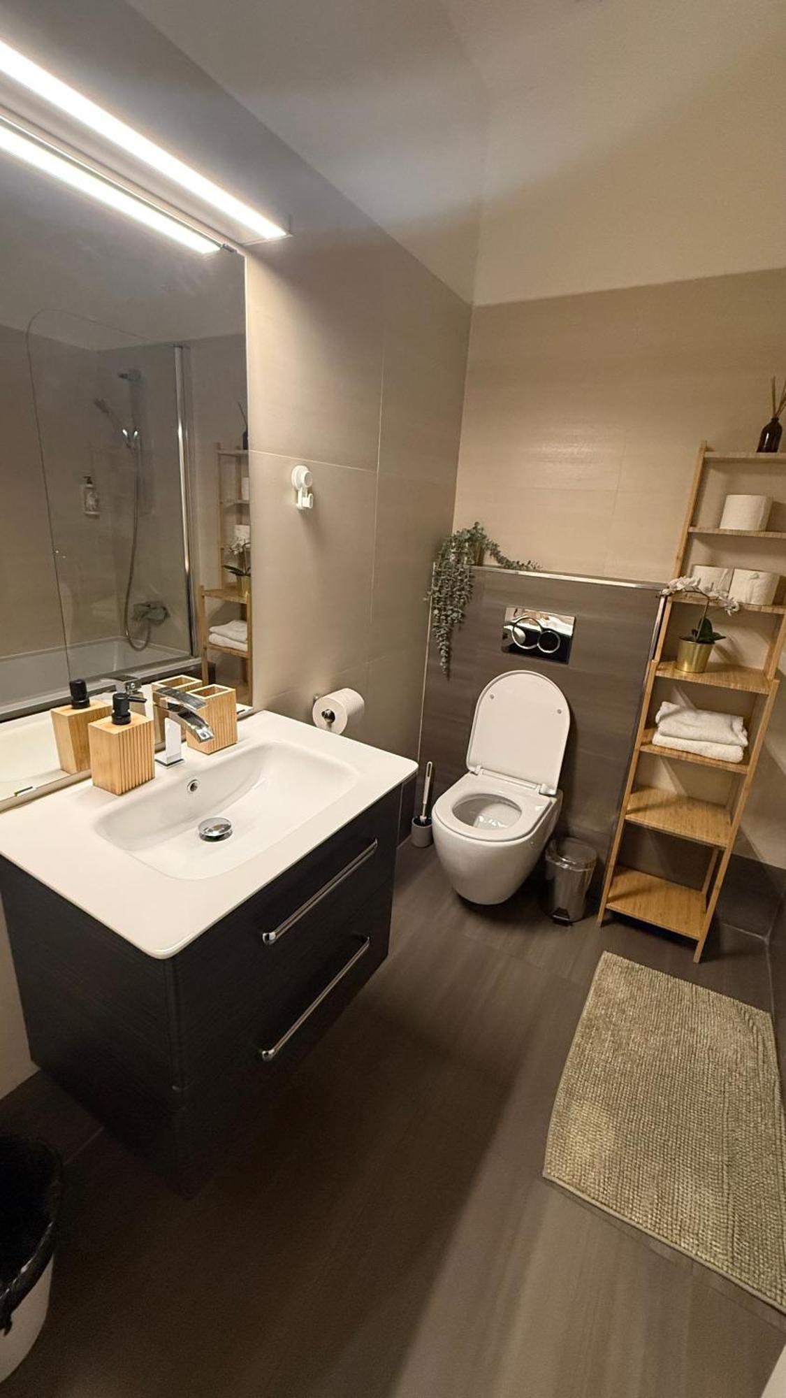 Luxury Modern Designed Oldtown Apartment Прага Экстерьер фото