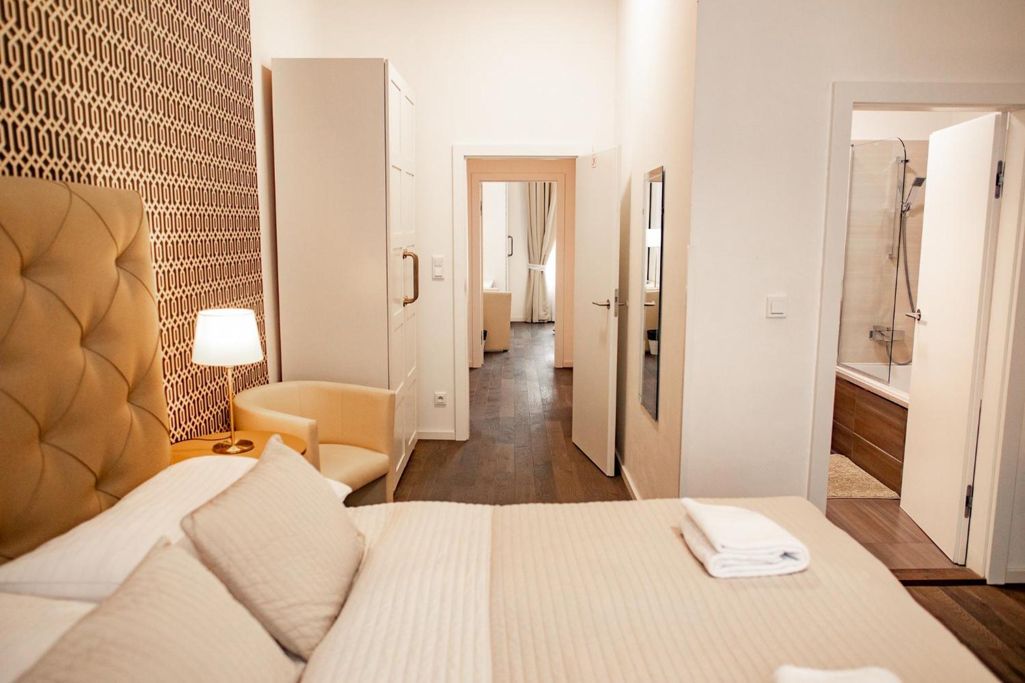Luxury Modern Designed Oldtown Apartment Прага Экстерьер фото