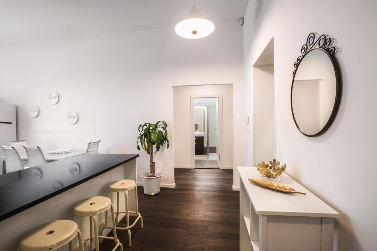 Luxury Modern Designed Oldtown Apartment Прага Экстерьер фото